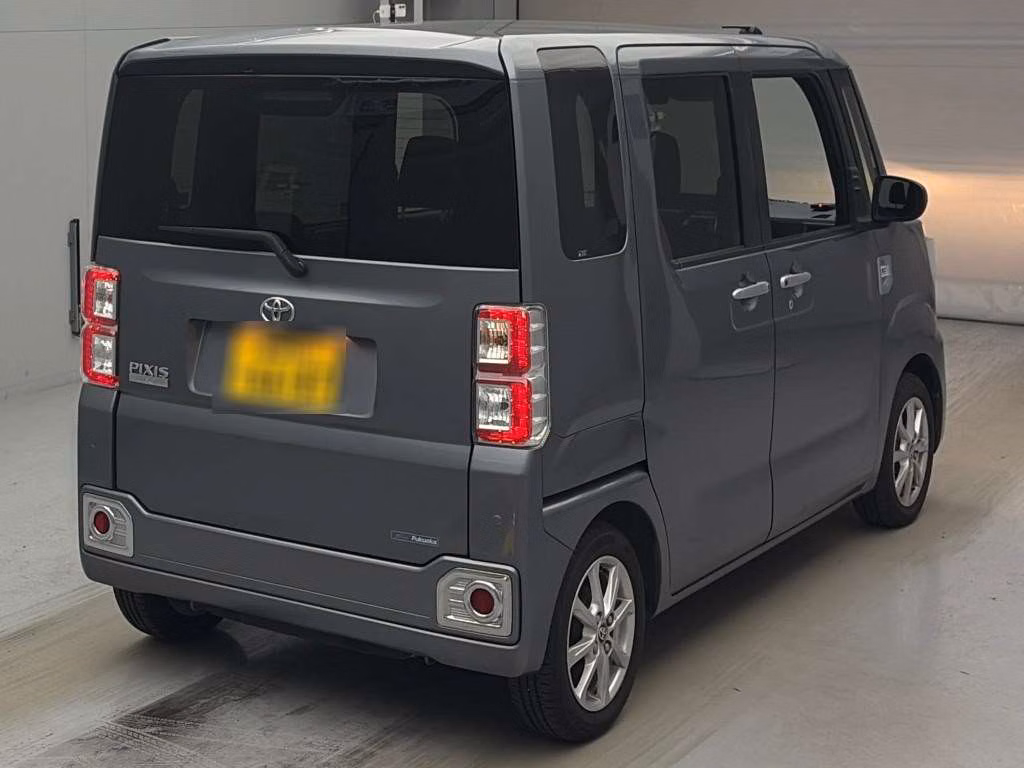 TOYOTA PIXIS MEGA