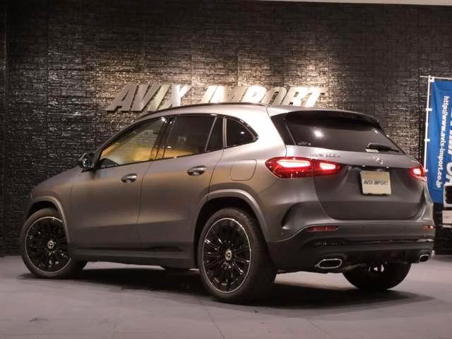 MERCEDES-BENZ GLA-CLASS