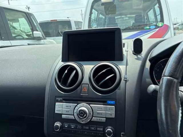 NISSAN DUALIS