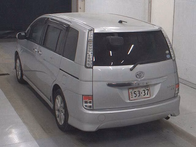 TOYOTA ISIS
