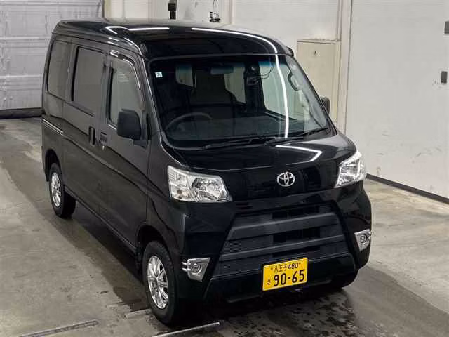 TOYOTA PIXIS VAN