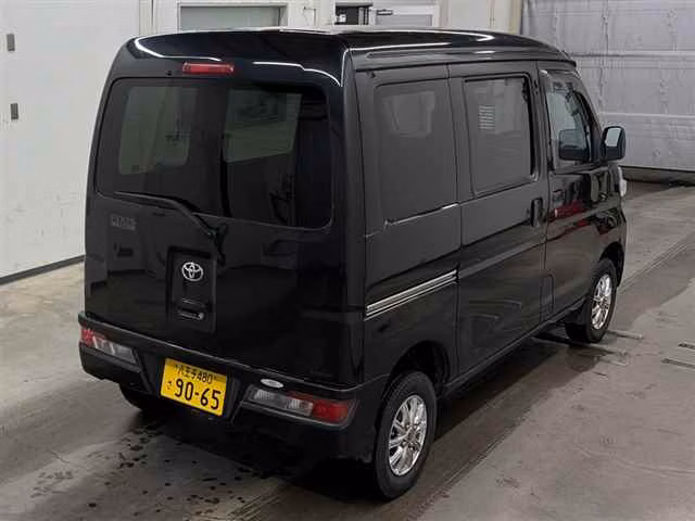 TOYOTA PIXIS VAN