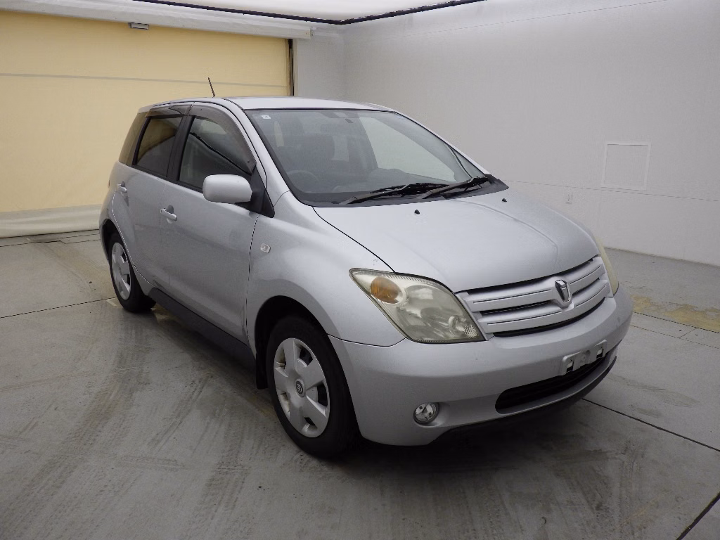 TOYOTA IST