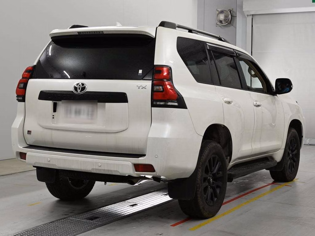 TOYOTA LAND CRUISER PRADO