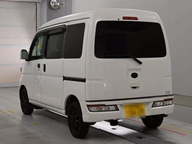 TOYOTA PIXIS VAN