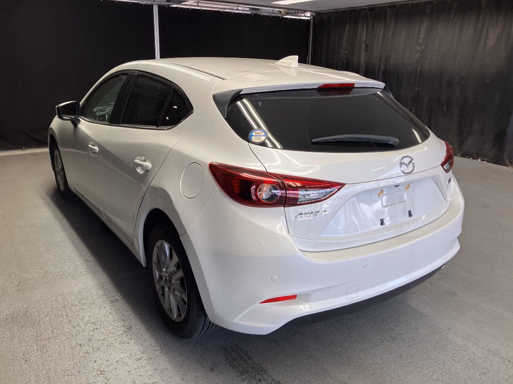 MAZDA AXELA