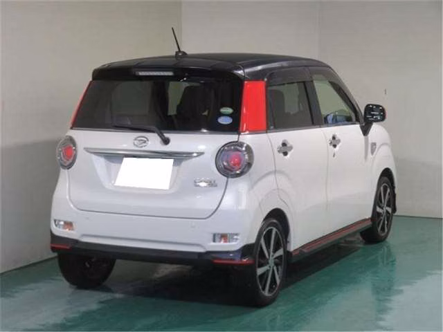 DAIHATSU CAST