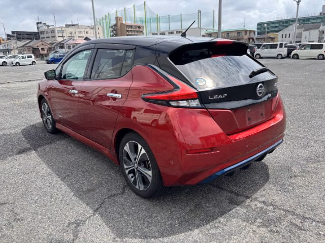 NISSAN LEAF