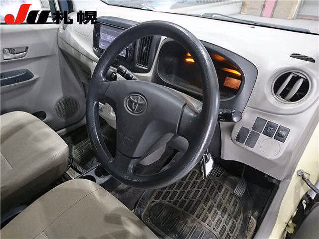 TOYOTA PIXIS EPOCH