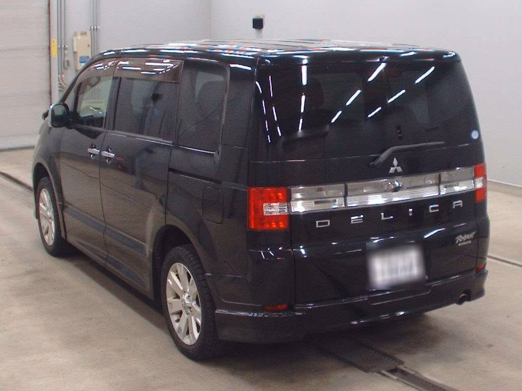 MITSUBISHI DELICA D:5