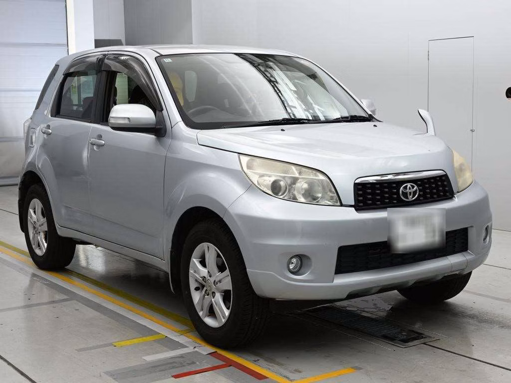 TOYOTA RUSH