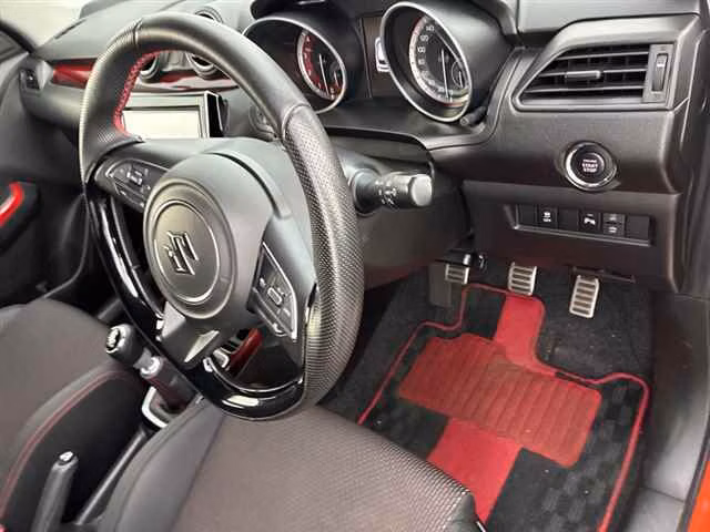 SUZUKI SWIFT