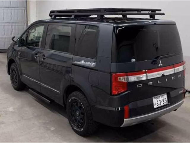 MITSUBISHI DELICA D:5