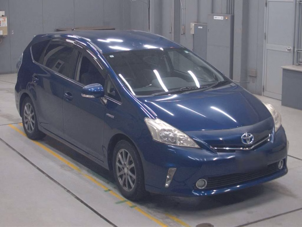 TOYOTA PRIUS ALPHA