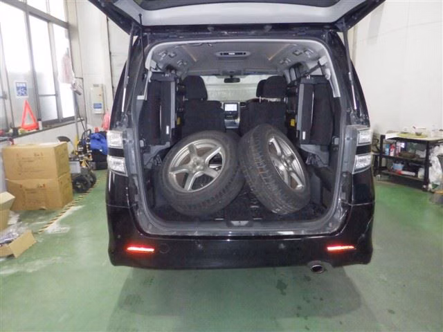 TOYOTA VELLFIRE
