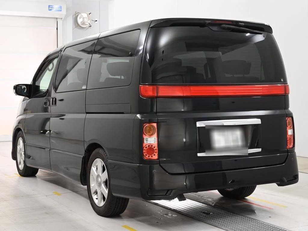 NISSAN ELGRAND