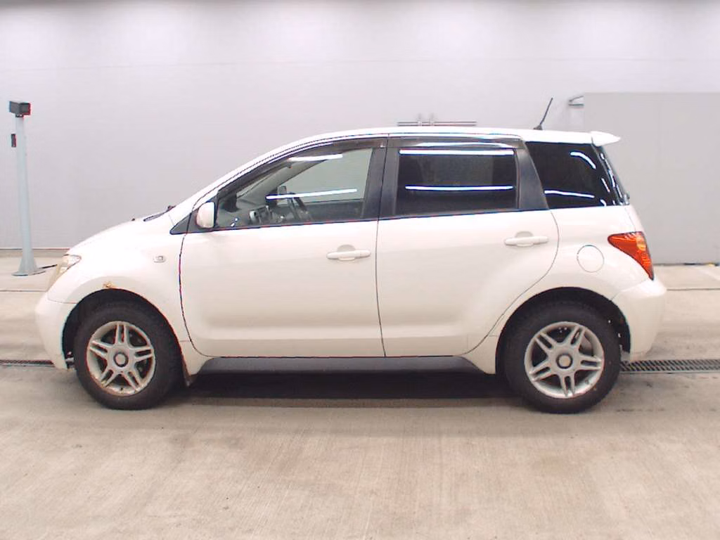 TOYOTA IST