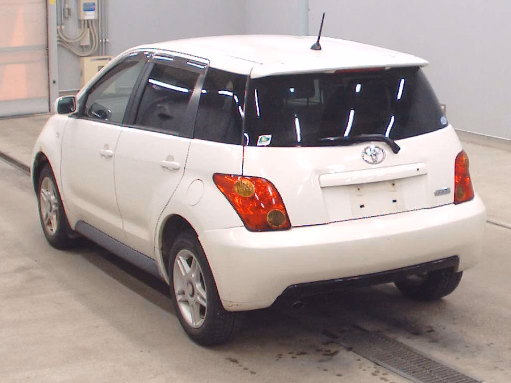 TOYOTA IST