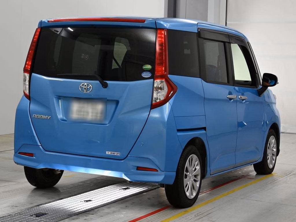 TOYOTA ROOMY