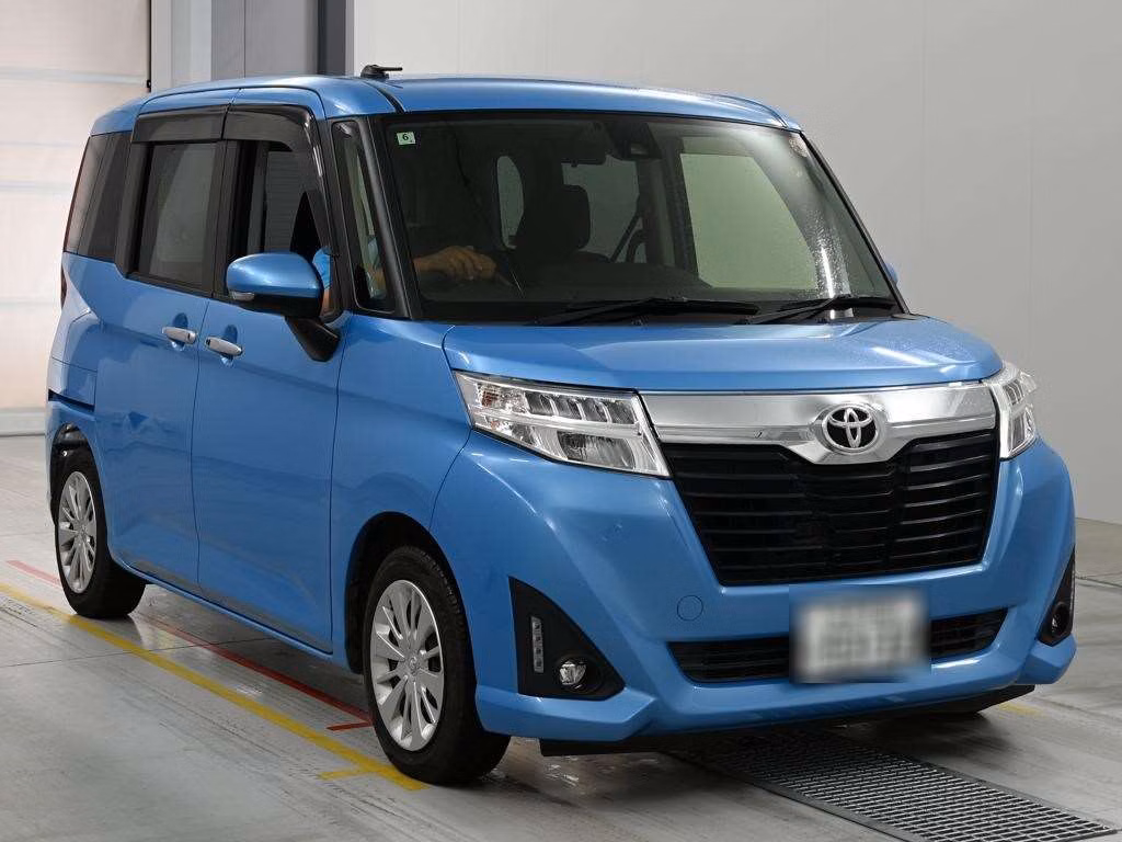TOYOTA ROOMY