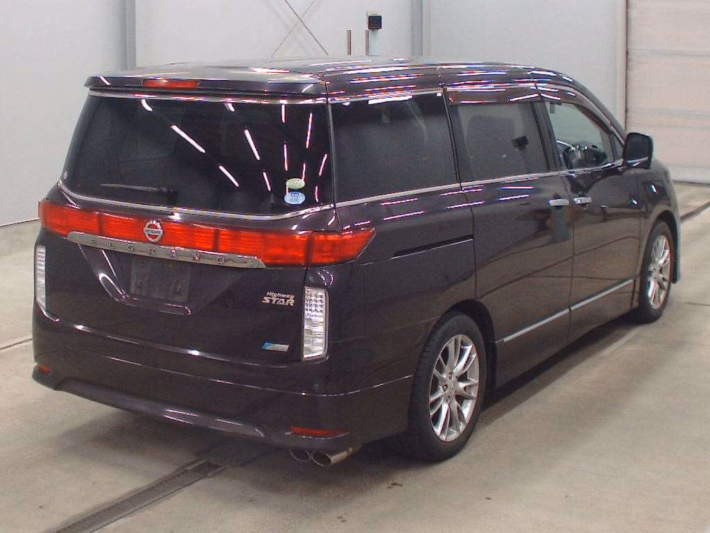 NISSAN ELGRAND