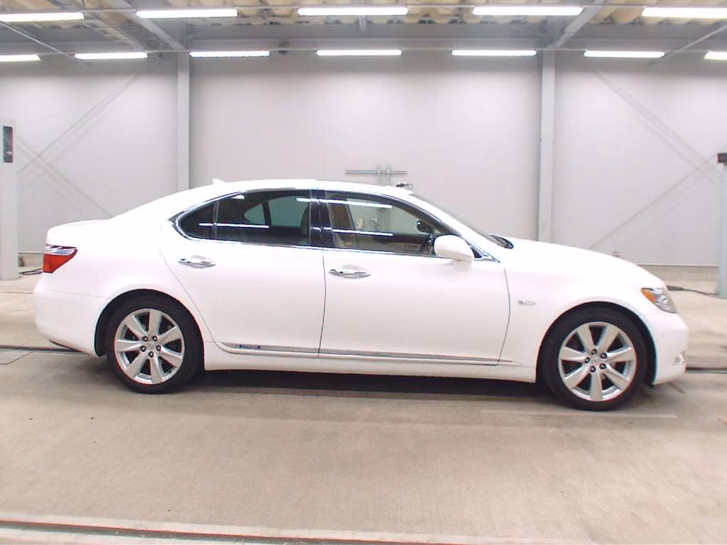 LEXUS LS600H