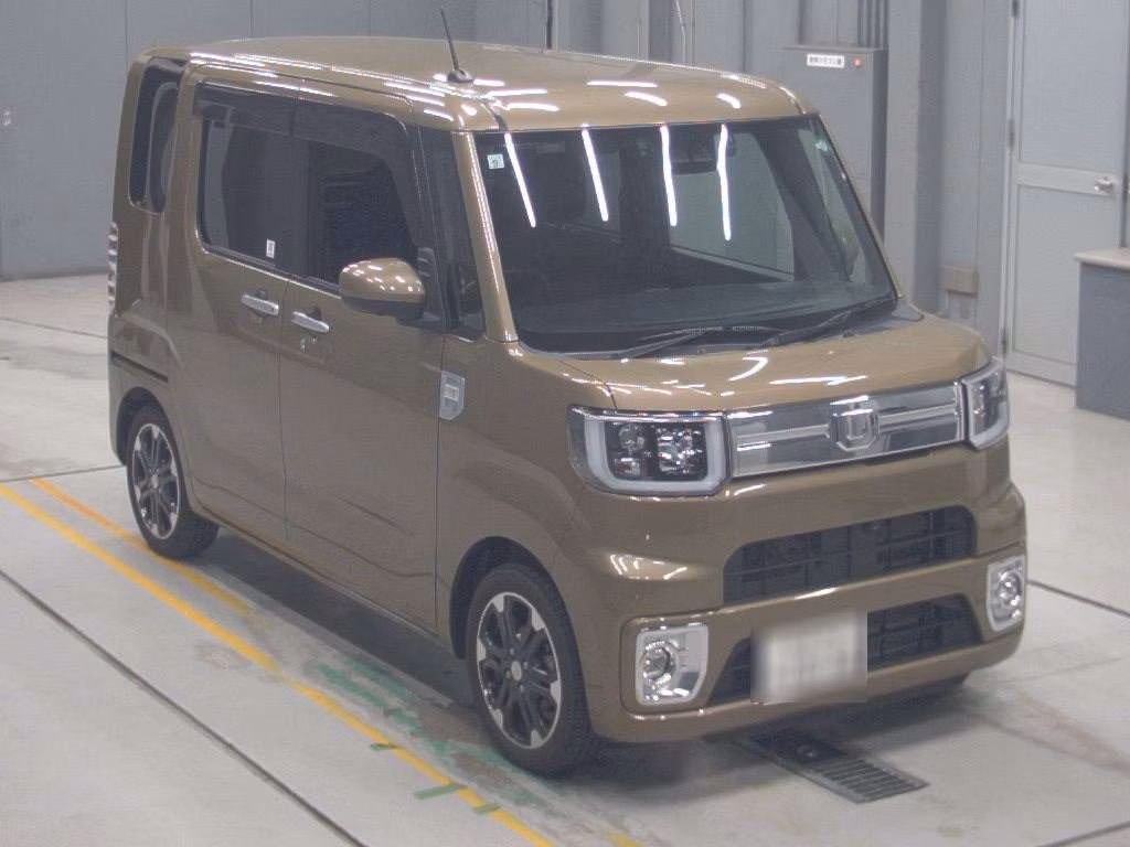 DAIHATSU WAKE