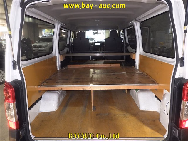 NISSAN NV350 CARAVAN