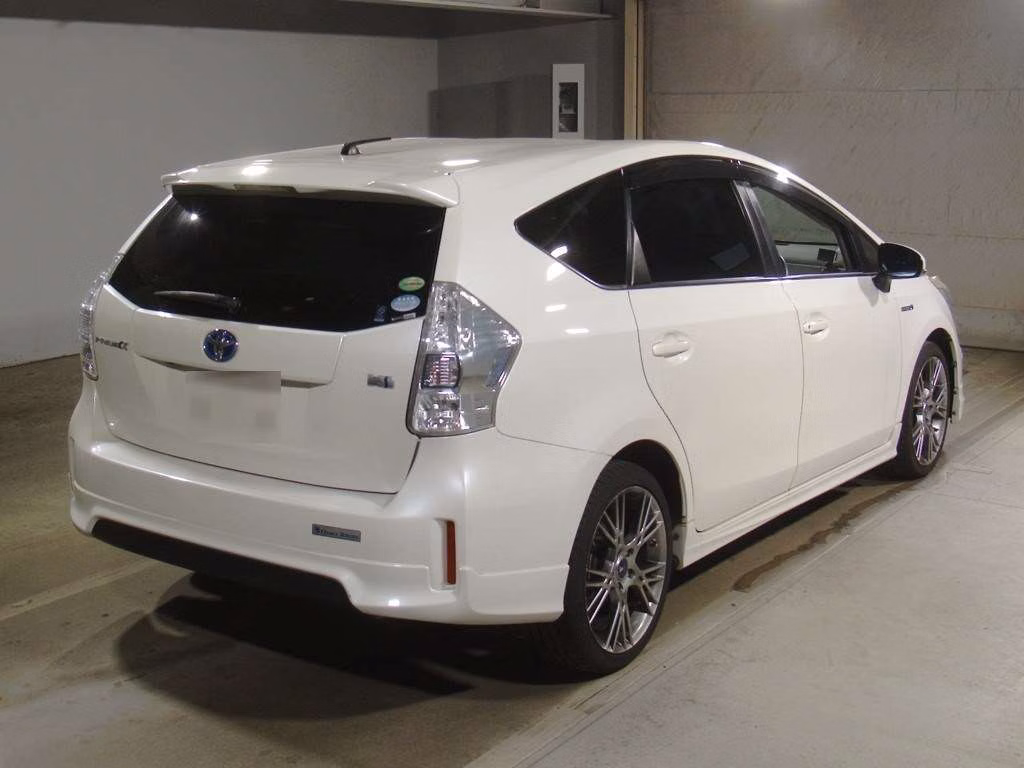 TOYOTA PRIUS ALPHA