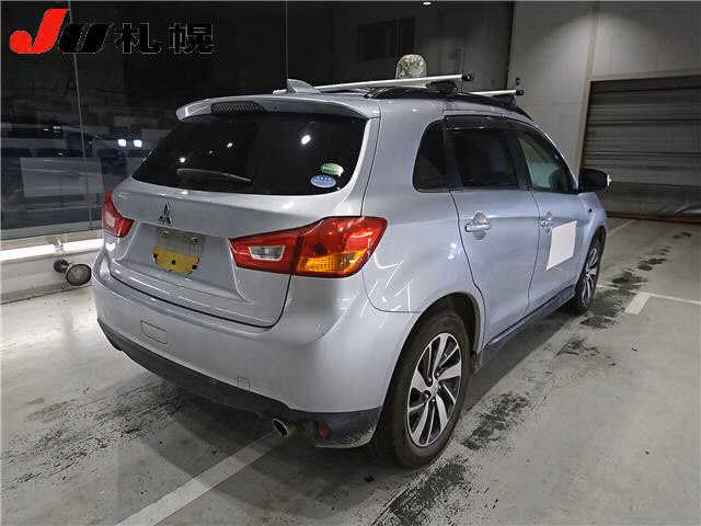 MITSUBISHI RVR