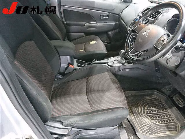MITSUBISHI RVR