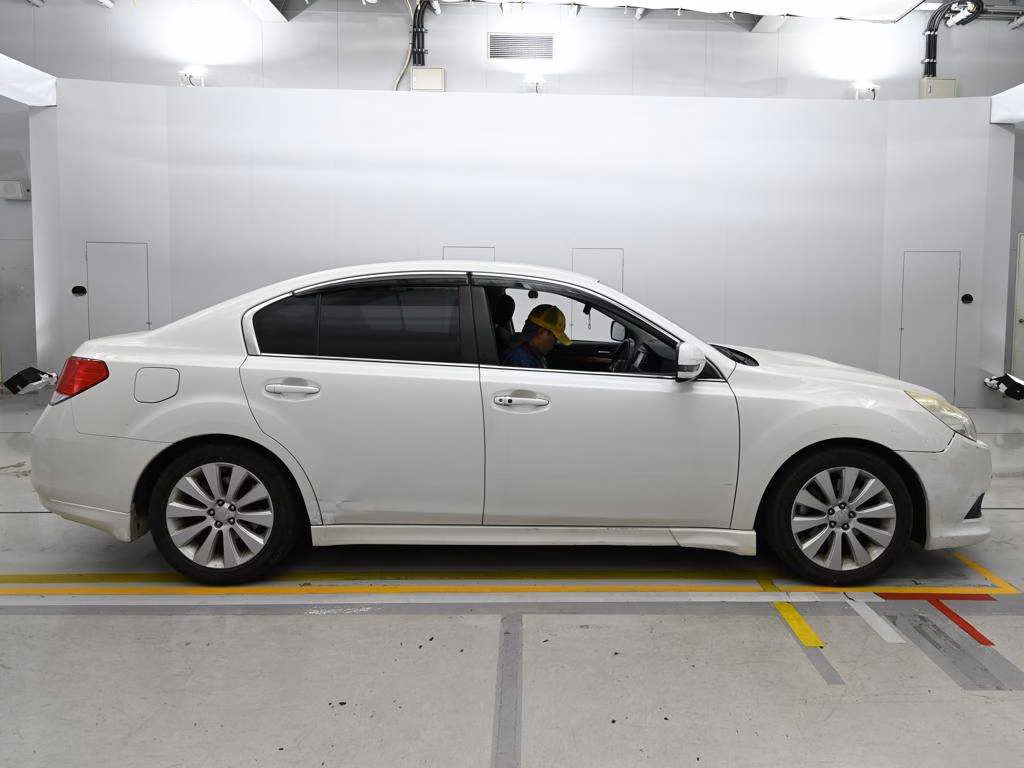 SUBARU LEGACY B4