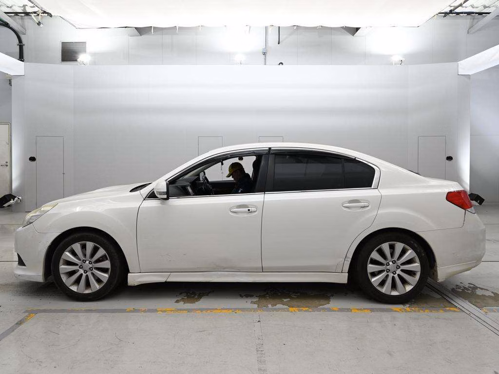 SUBARU LEGACY B4