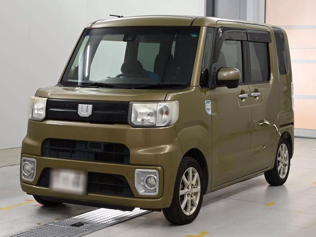 DAIHATSU WAKE