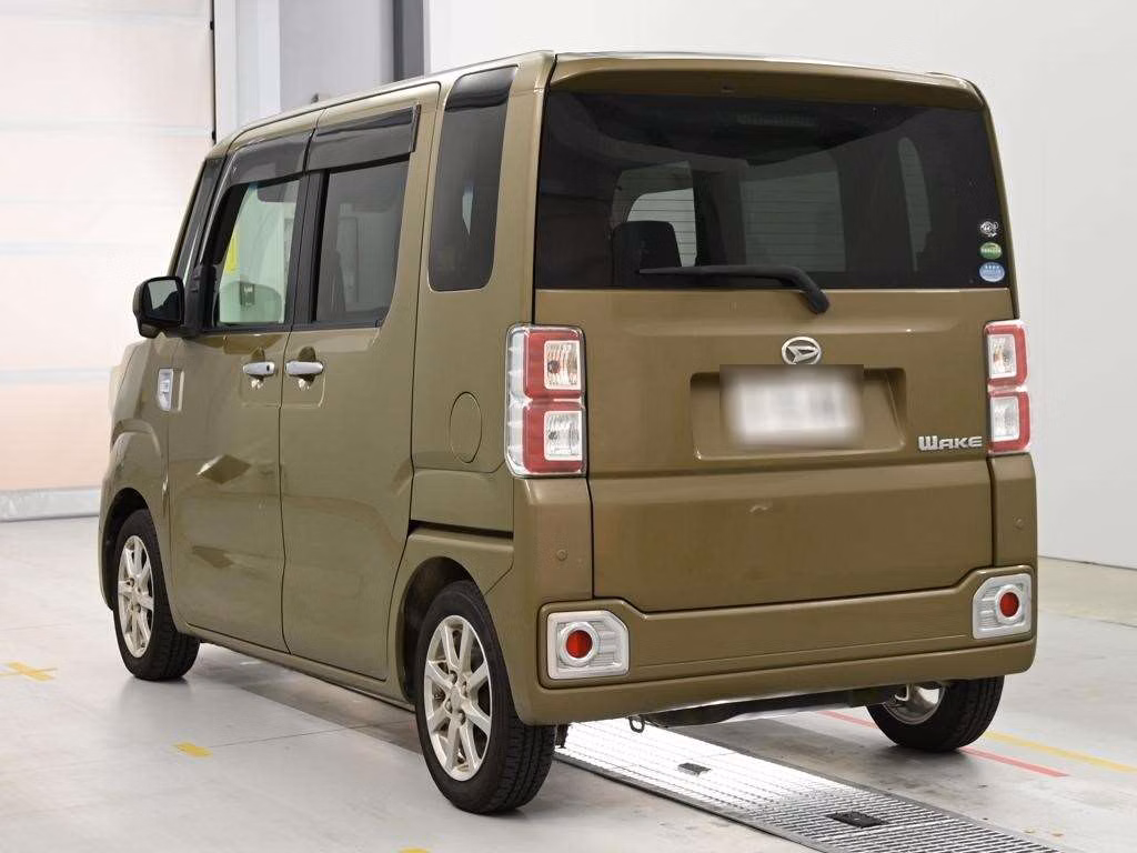 DAIHATSU WAKE