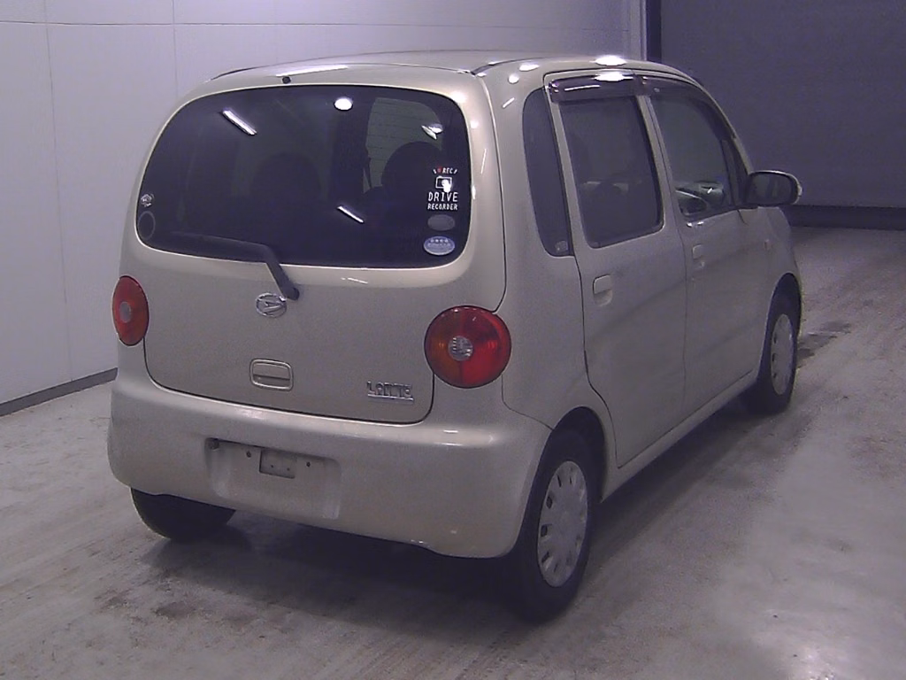 DAIHATSU MOVE LATTE