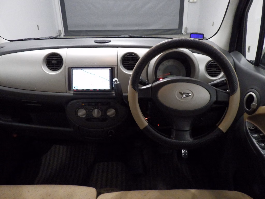 DAIHATSU MOVE LATTE