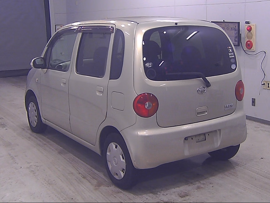 DAIHATSU MOVE LATTE