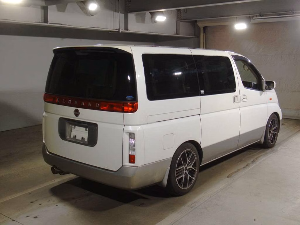 NISSAN ELGRAND