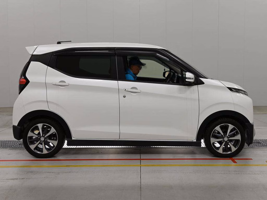 MITSUBISHI EK X