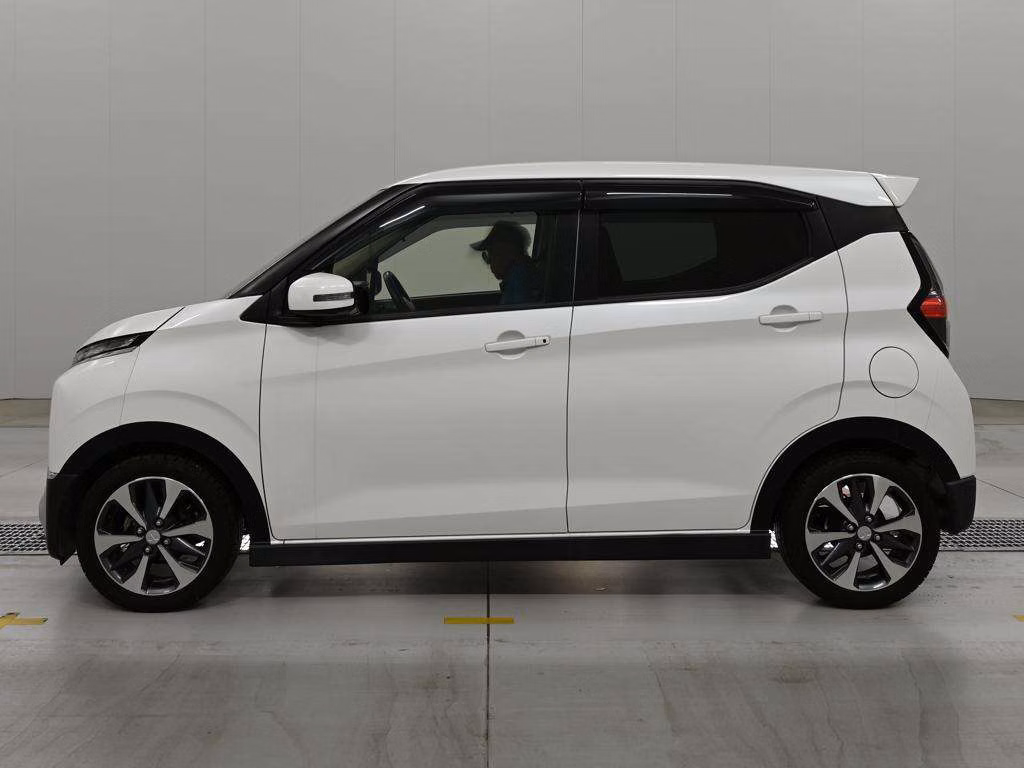MITSUBISHI EK X