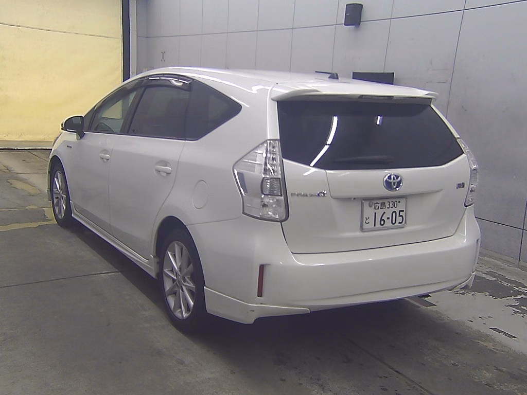 TOYOTA PRIUS ALPHA