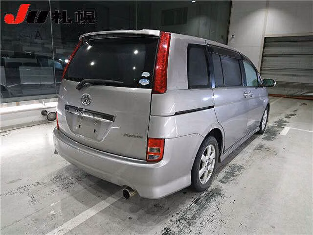 TOYOTA ISIS