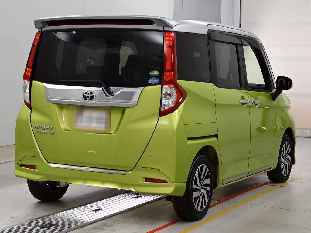 TOYOTA ROOMY