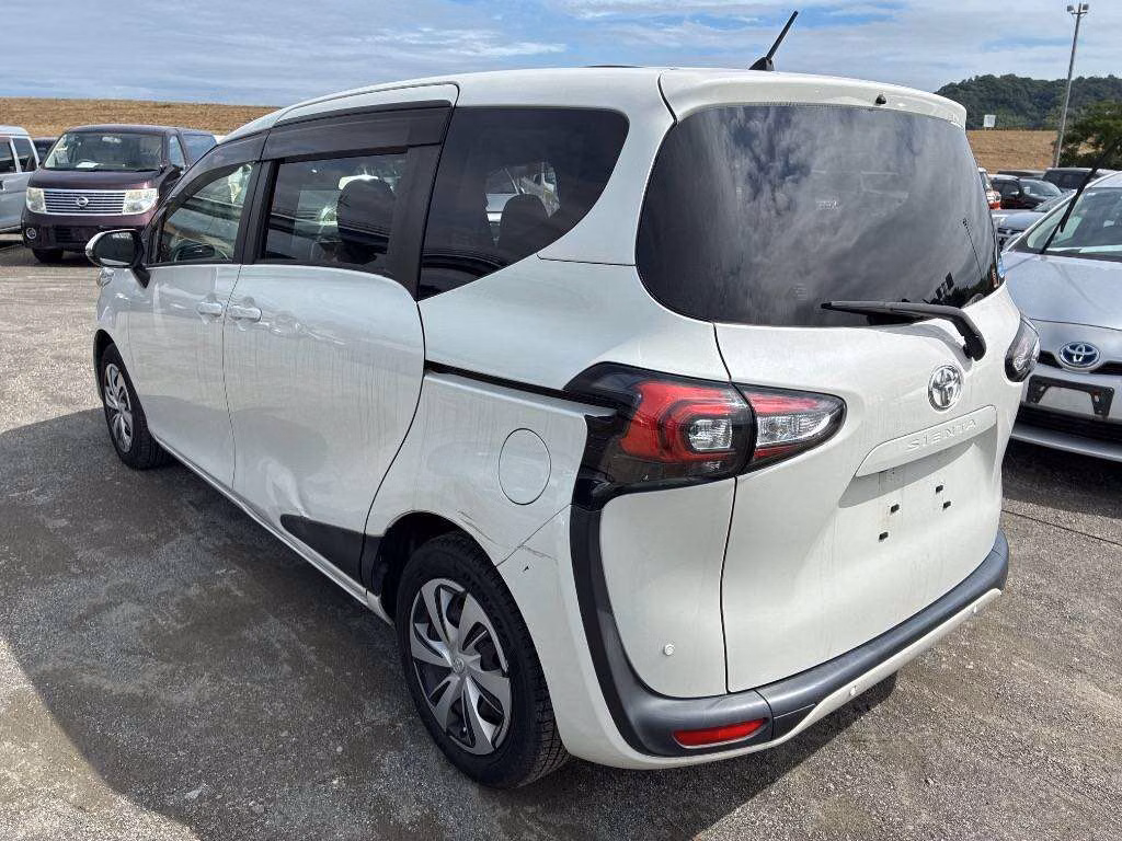 TOYOTA SIENTA