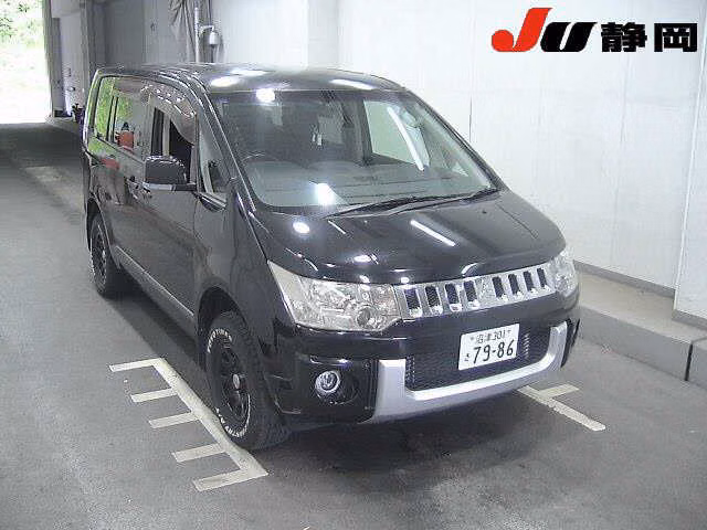MITSUBISHI DELICA D:5