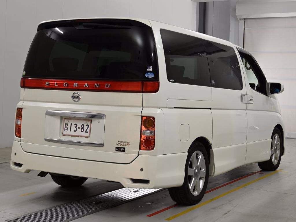 NISSAN ELGRAND