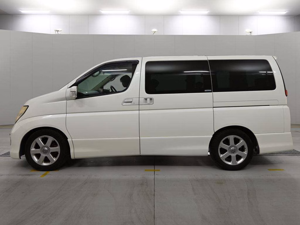 NISSAN ELGRAND