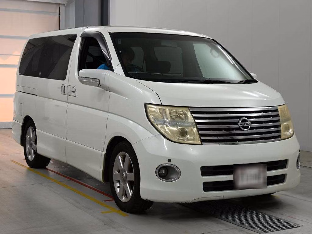 NISSAN ELGRAND