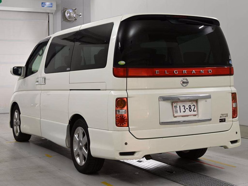 NISSAN ELGRAND